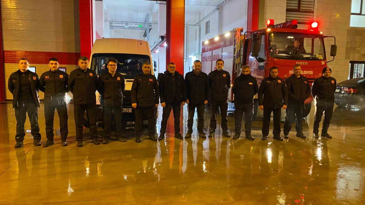23 Kasım’da depremi yaşamış Düzce’den ekipler yola çıktı