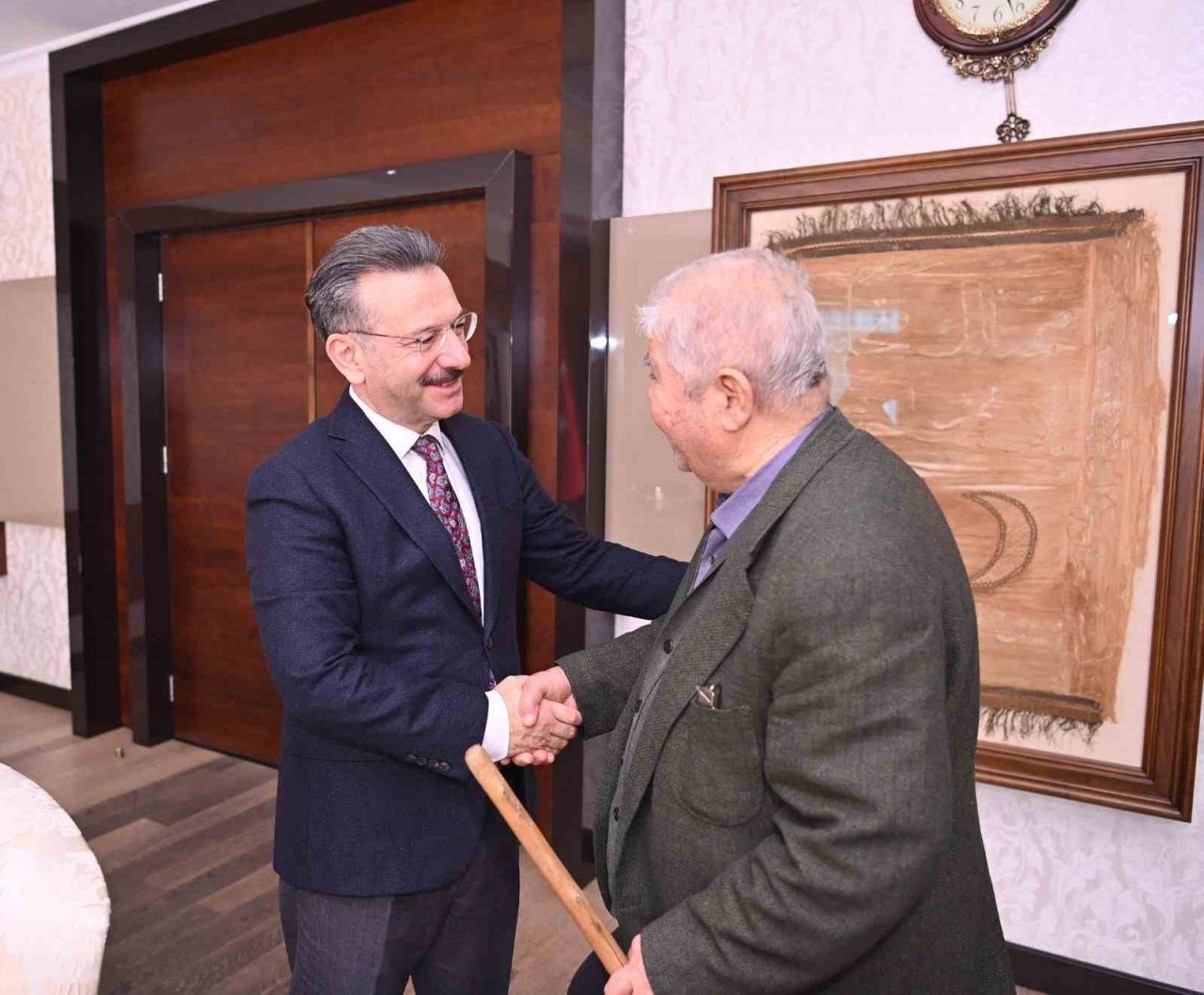 Deprem bölgesi için 500 bin TL bağışta bulundu