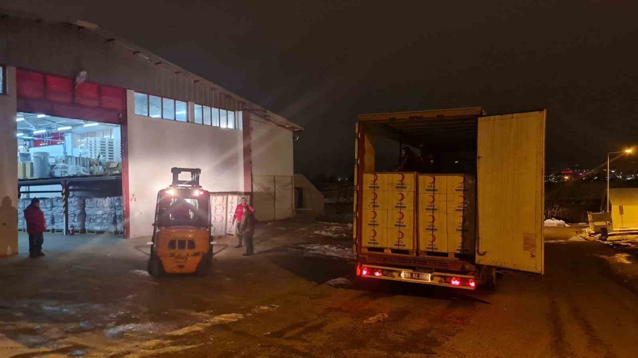 Türk Kızılay’ı Manisa Şubesinden deprem bölgesine aralıksız sevkiyat
