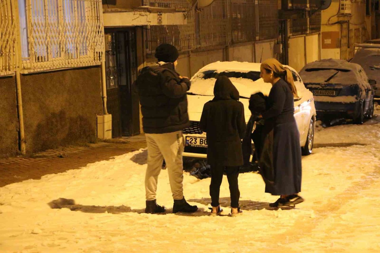 7.4’lük depremi hisseden Elazığlılar korku dolu anları anlattı