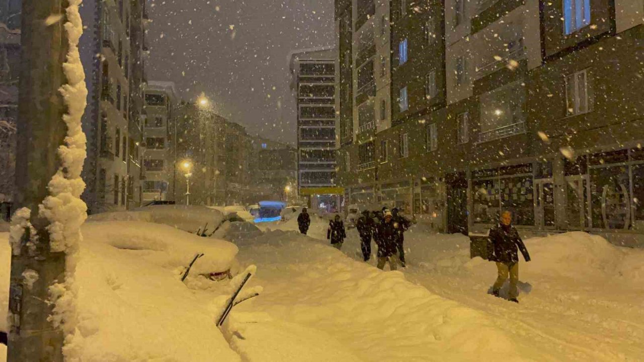 Kahramanmaraş’taki deprem Bitlis’te de şiddetli bir şekilde hissedildi