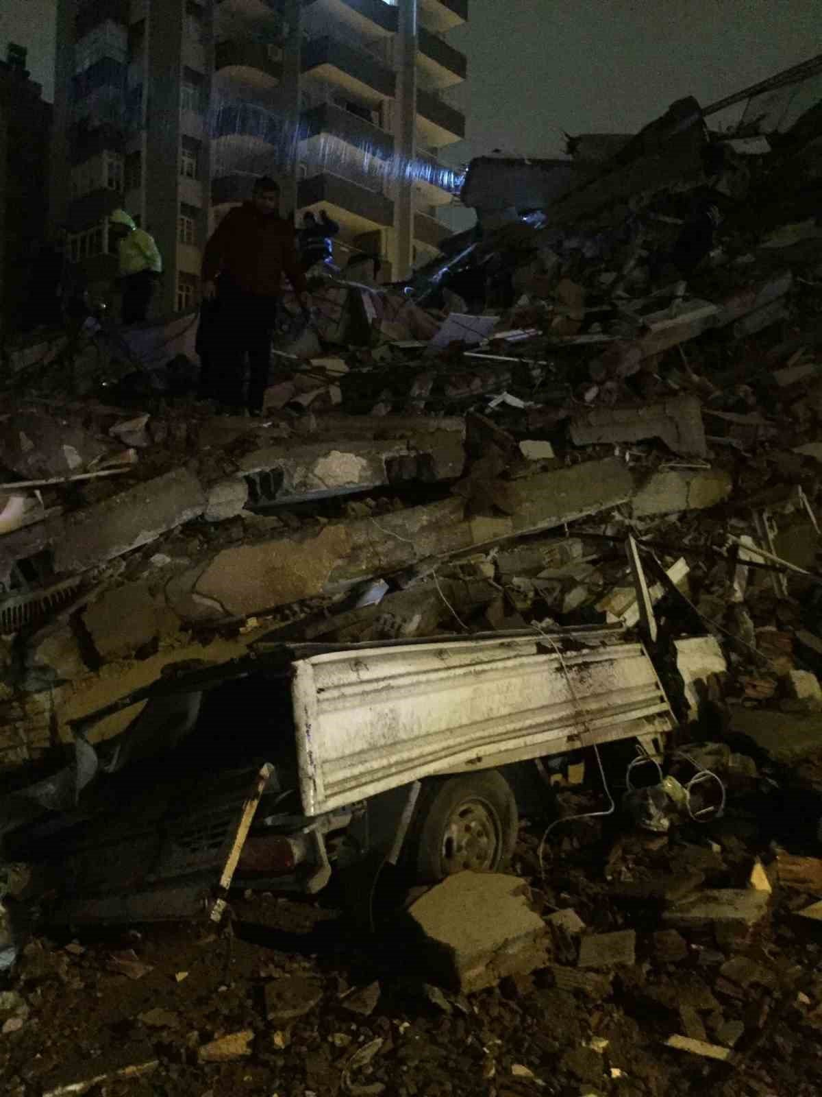 Deprem Adana’da da yıkıma neden oldu