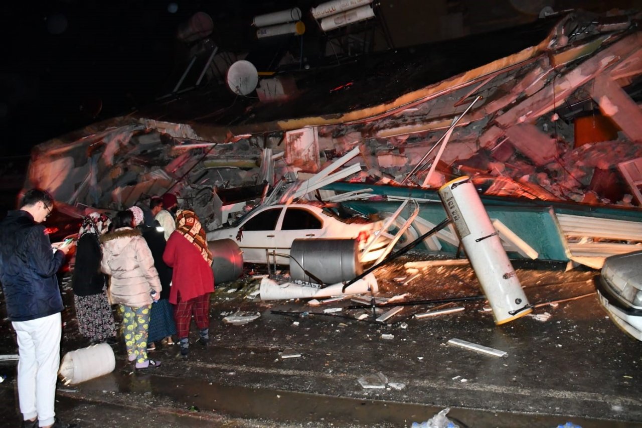 Deprem Hatay’da da yıkıma neden oldu