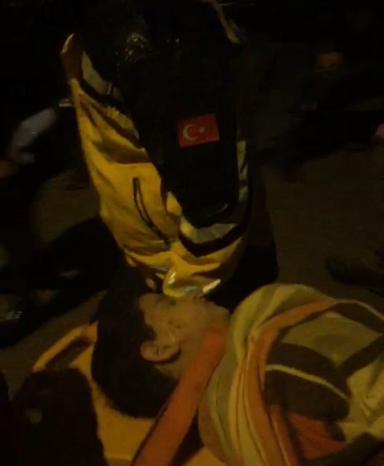 Adana’da 14 katlı bina çöktü