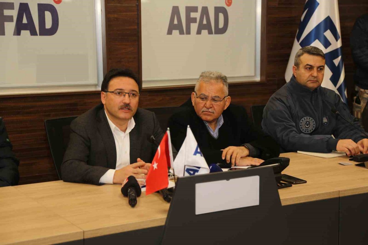 Başkan Büyükkılıç, Vali Çiçek başkanlığında Deprem Kriz Masası’na katıldı