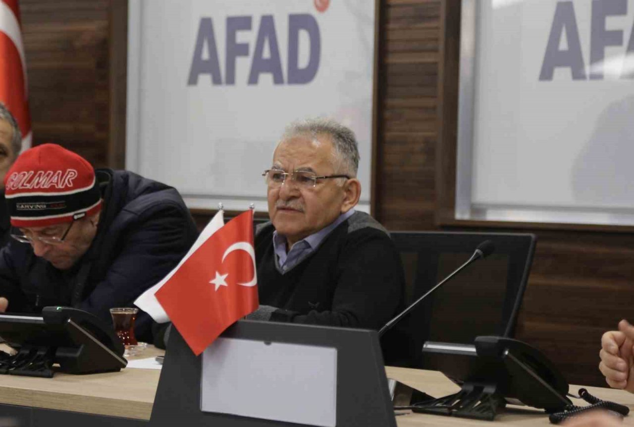 Başkan Büyükkılıç, Vali Çiçek başkanlığında Deprem Kriz Masası’na katıldı