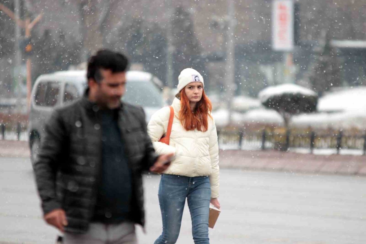 Kayseri beyaza büründü