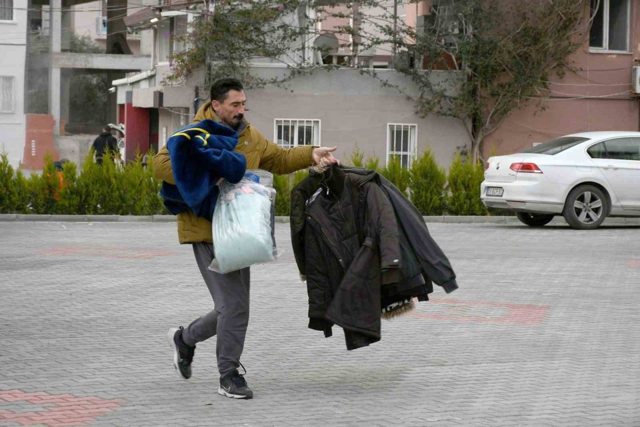 Başkan Günel’in çağrısı ile Kuşadası depremzedeler için tek yürek oldu