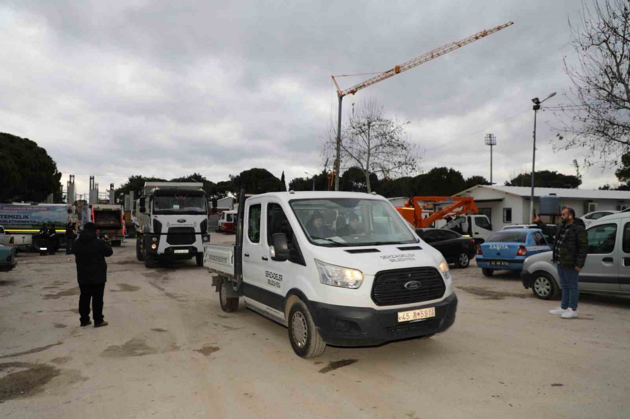 Yunusemre ve Şehzadeler’den deprem bölgesine yardım