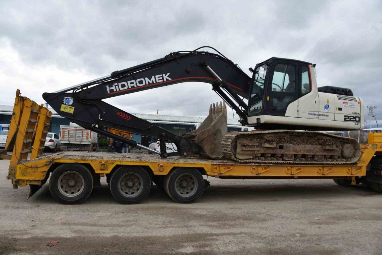 Yunusemre ve Şehzadeler’den deprem bölgesine yardım