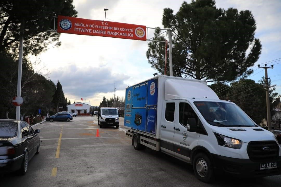 Muğla’dan deprem bölgesine yardım için yola çıktılar