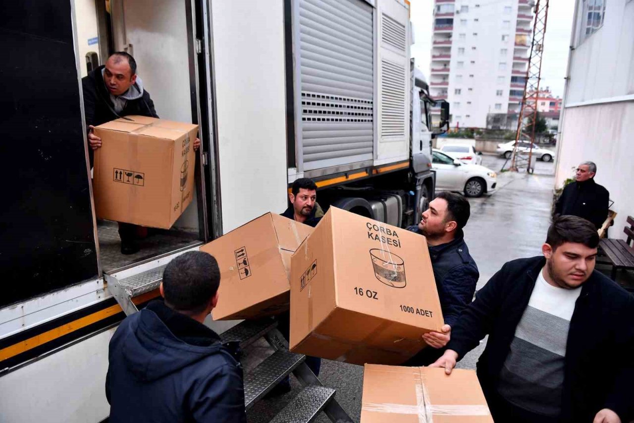 Mersin Büyükşehir Belediyesinden deprem bölgesine destek