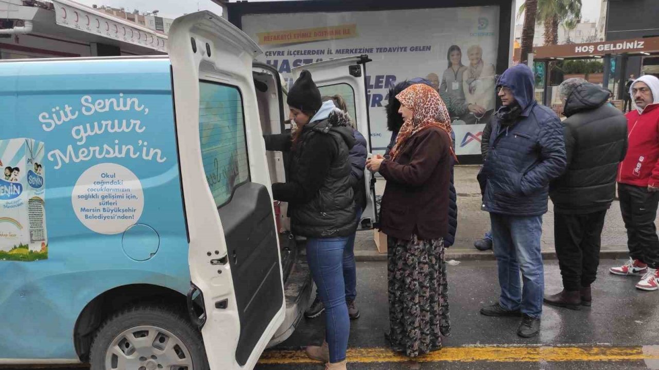 Mersin Büyükşehir Belediyesinden deprem bölgesine destek