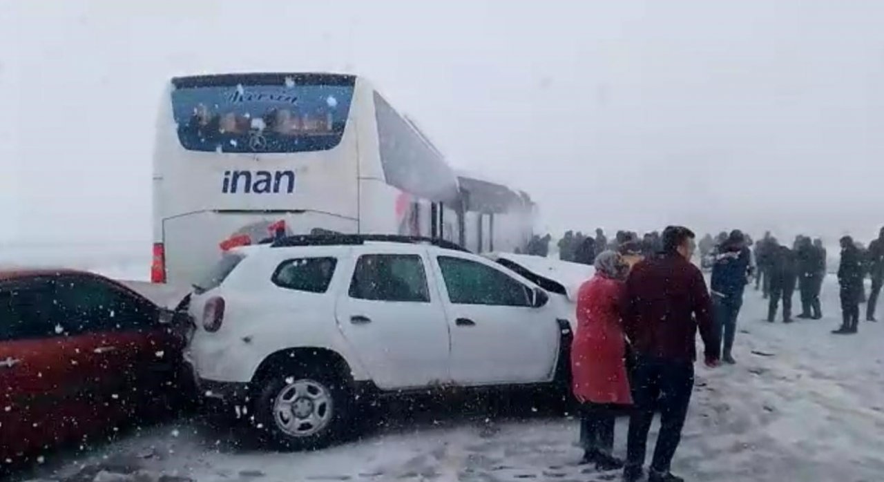 Niğde Otoyolu’nda zincirleme trafik kazası