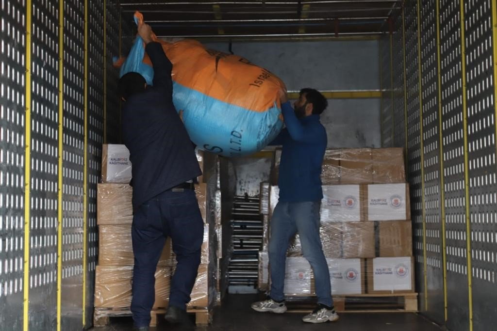 Kağıthane Belediyesi deprem bölgesi için tüm imkanlarını seferber etti