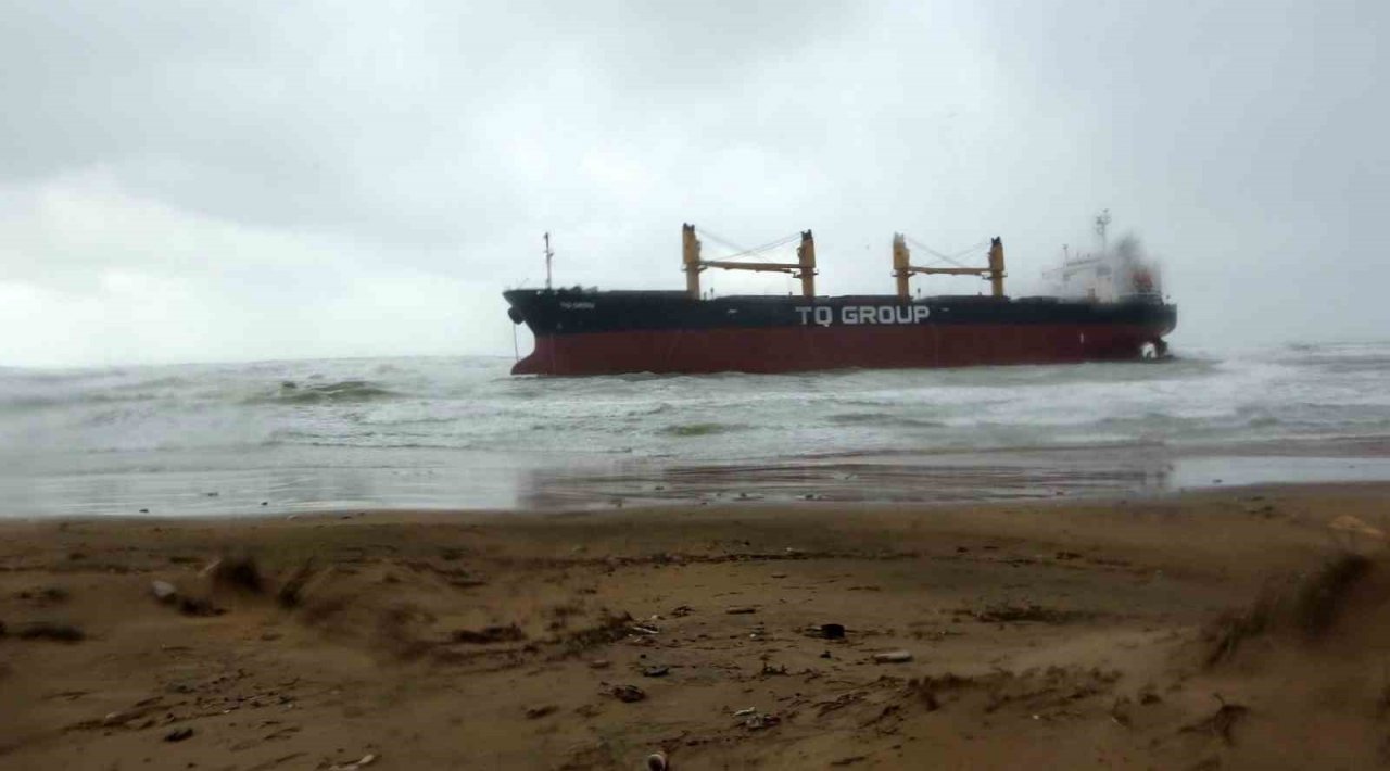Şile’de kuru yük gemisi karaya oturdu