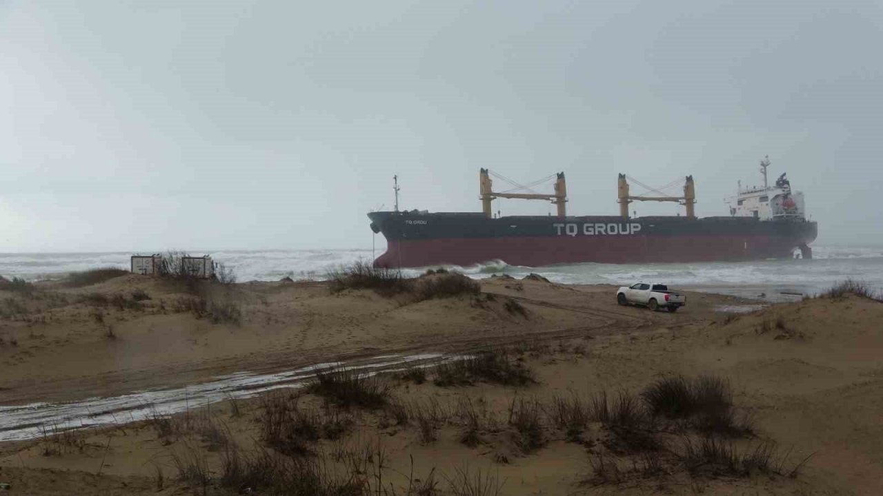 Şile’de kuru yük gemisi karaya oturdu