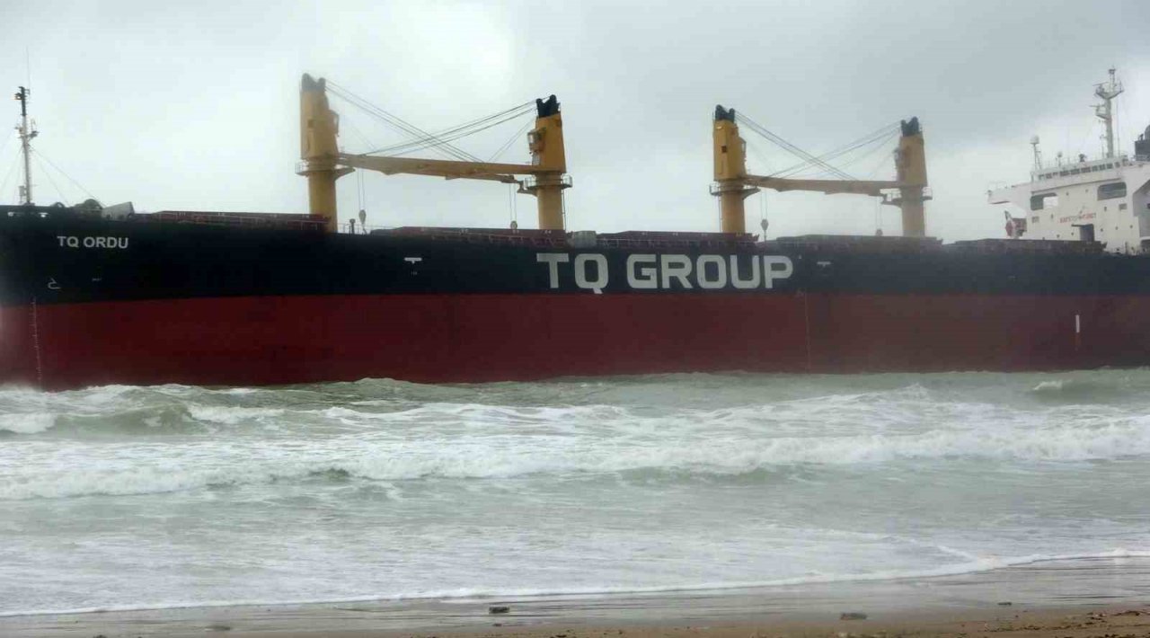 Şile’de kuru yük gemisi karaya oturdu
