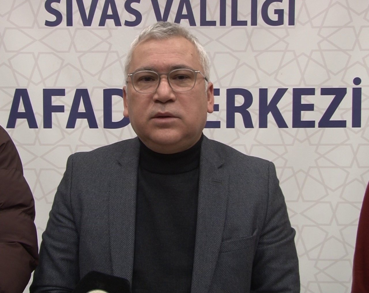 Sivas’ta deprem güvenlik kamerasına yansıdı