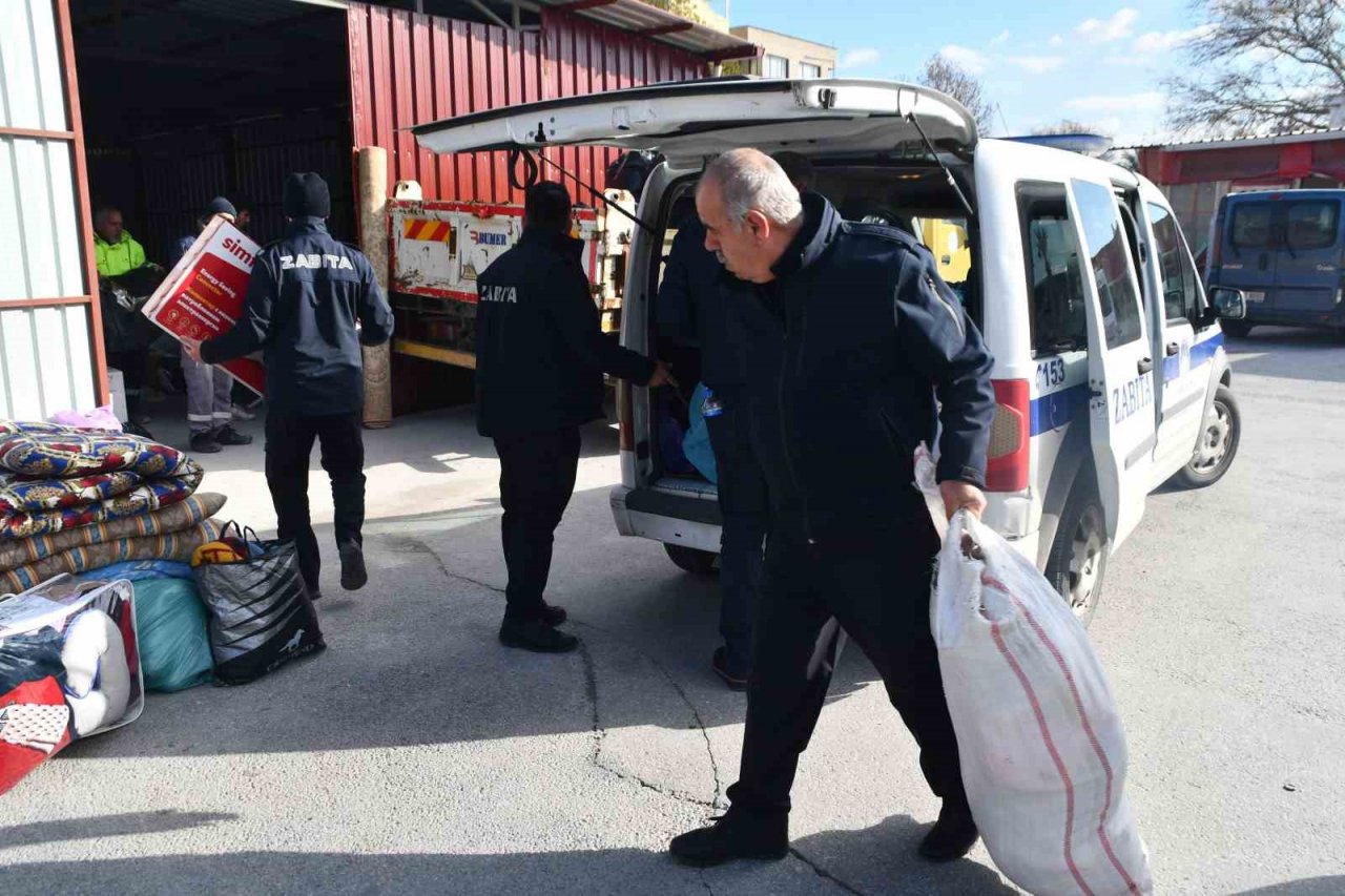 Sökeliler, deprem sonrası yardıma koştu