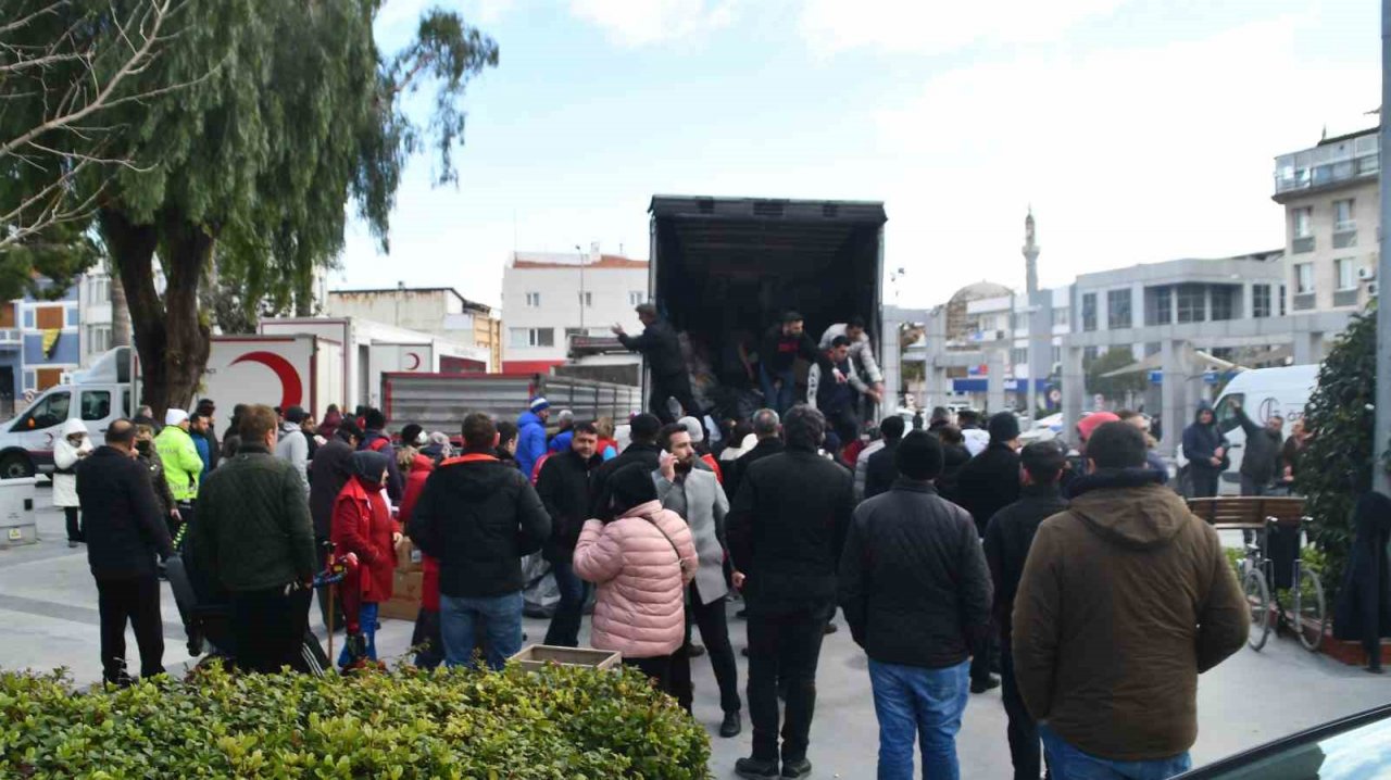 Sökeliler, deprem sonrası yardıma koştu
