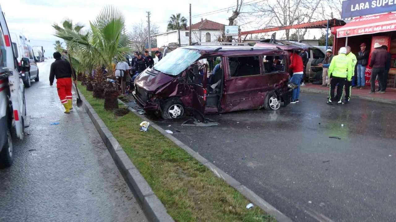 Depremzedelere yardıma giden itfaiye aracı, Manavgat’ta kaza yaptı: 1 ölü, 3 yaralı