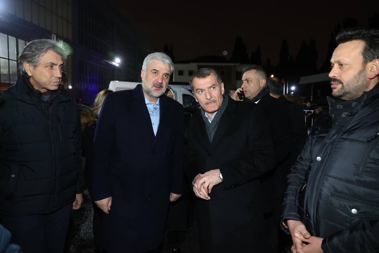 Zeytinburnulular depremzedelere yardıma koştu