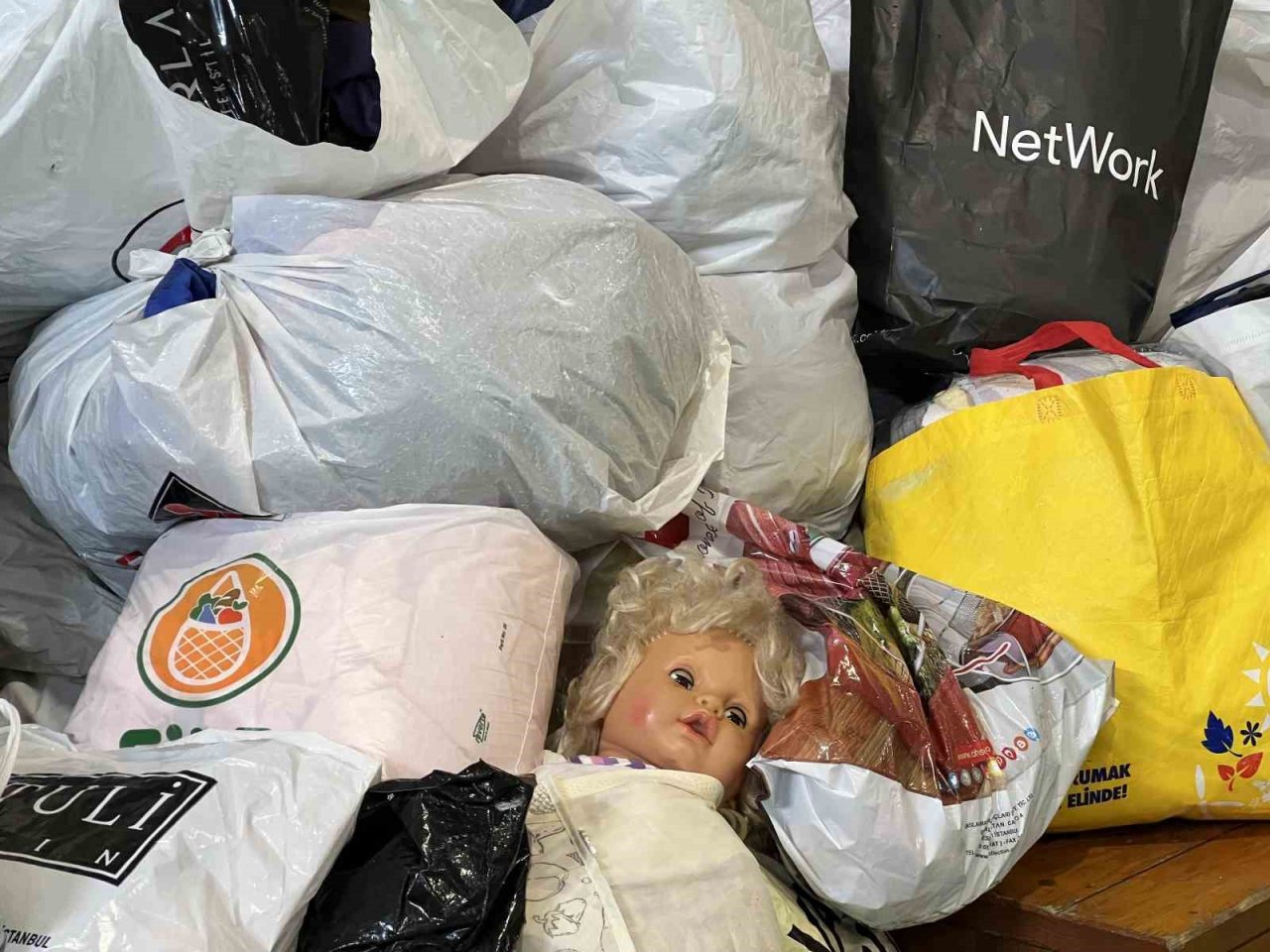 Zeytinburnulular depremzedelere yardıma koştu