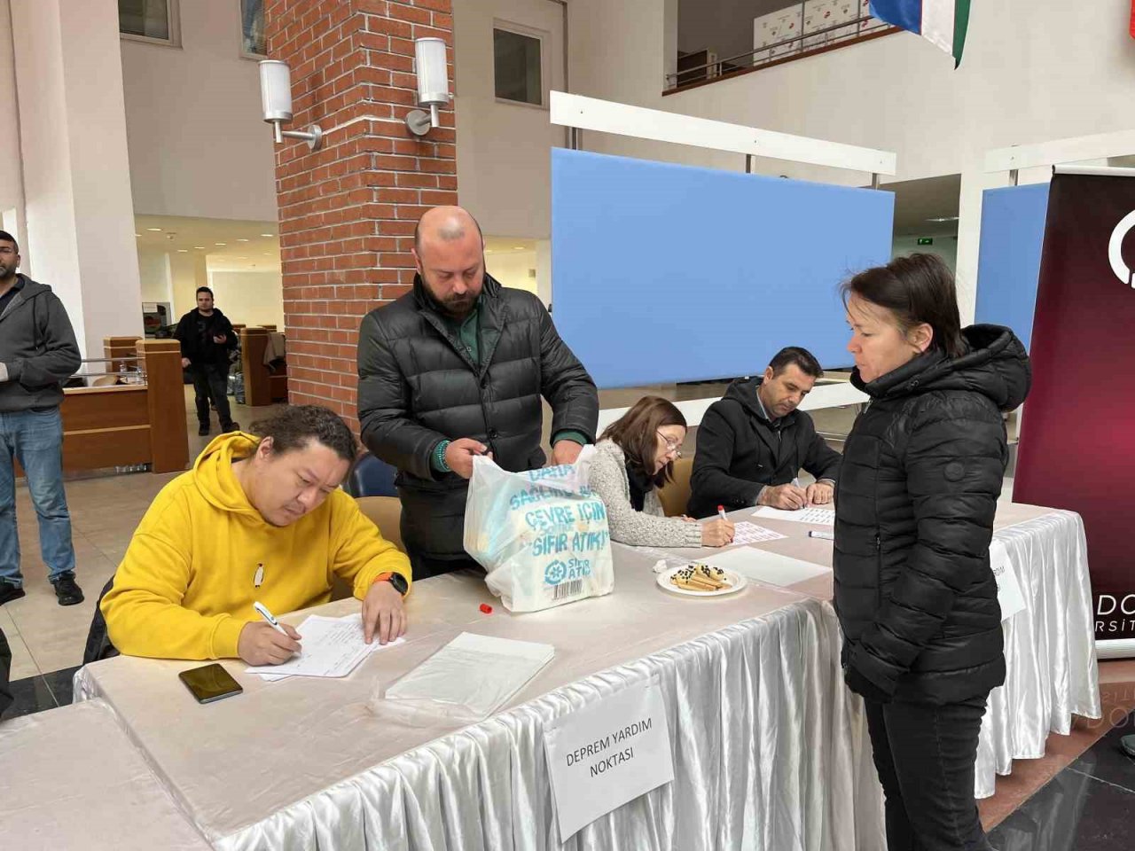 Anadolu Üniversitesi depremzedeler için yardım kampanyası başlattı