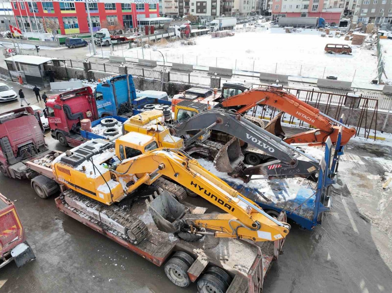 Gölbaşı Belediyesinden deprem bölgesine yardım