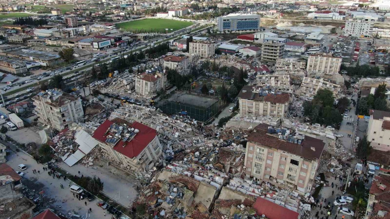 Hatay’da 600 Evler Sitesi yerle bir oldu