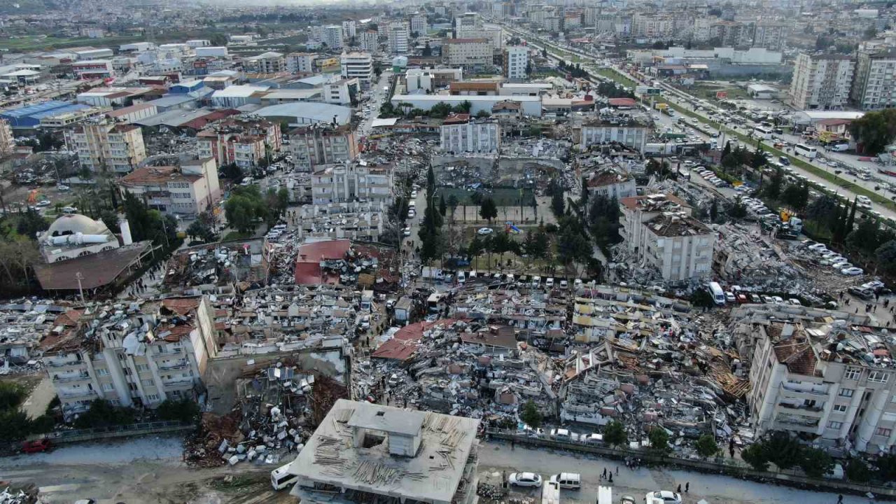 Hatay’da 600 Evler Sitesi yerle bir oldu