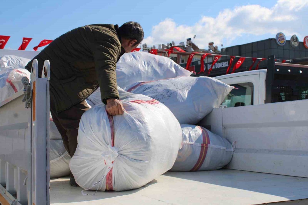 Aydınlıların depremzedeler için seferberliği devam ediyor