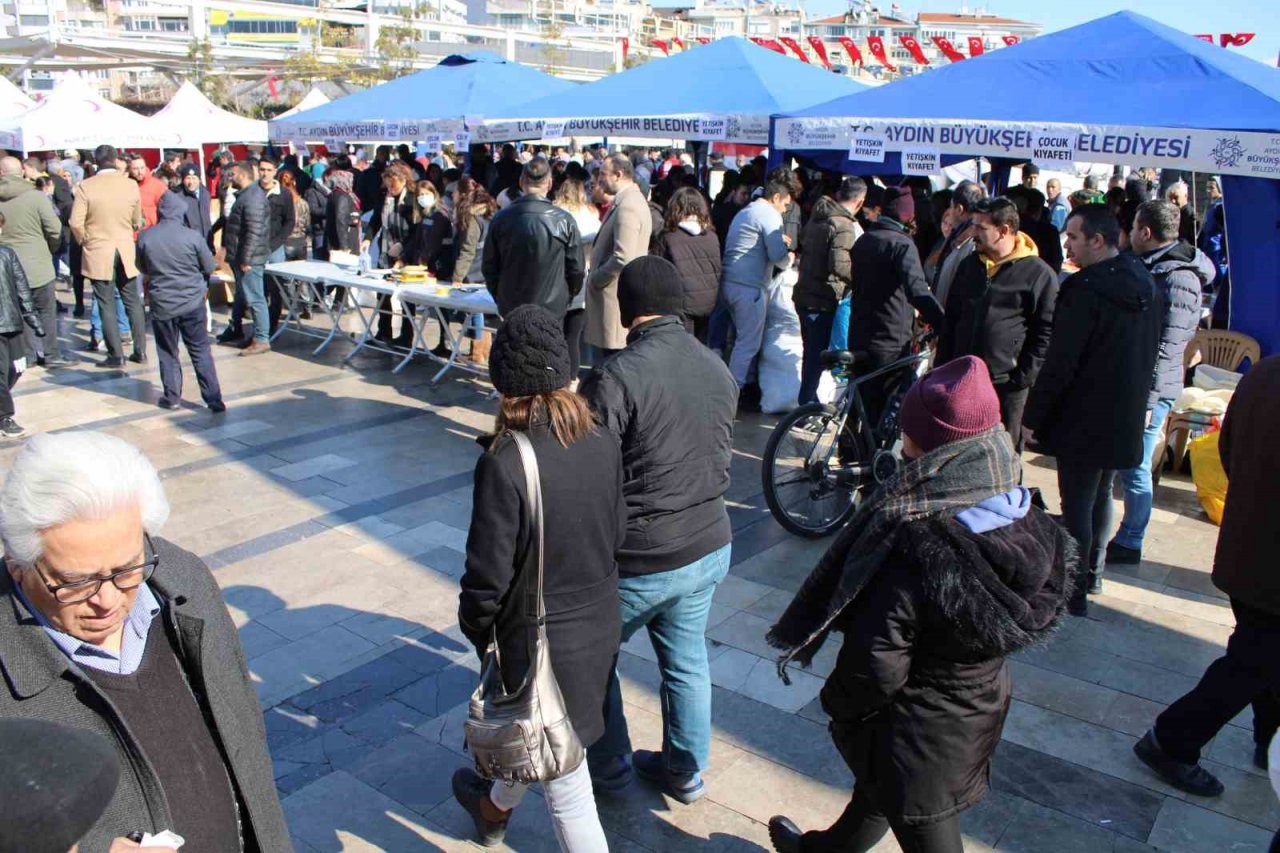 Aydınlıların depremzedeler için seferberliği devam ediyor