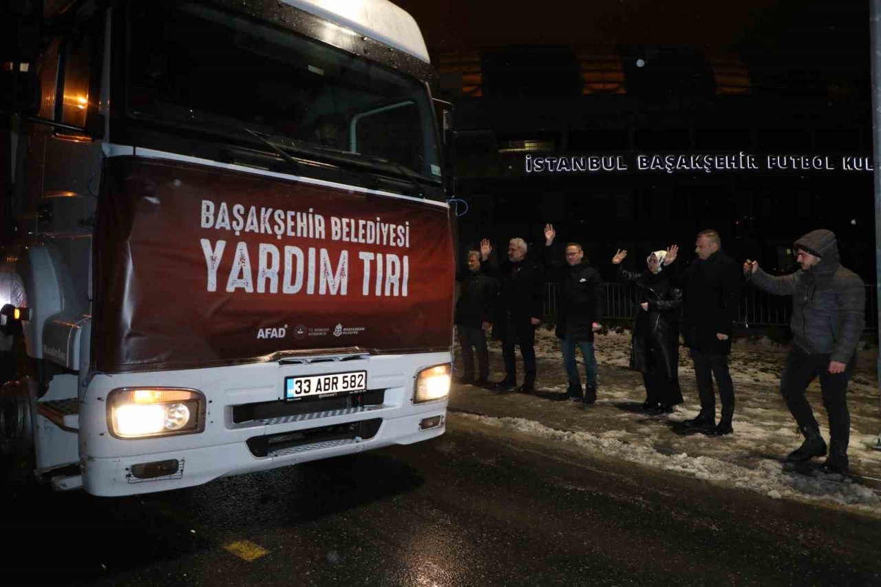 Başakşehir’de toplanan yardım tırları yola çıktı