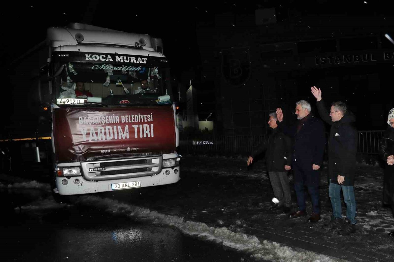 Başakşehir’de toplanan yardım tırları yola çıktı