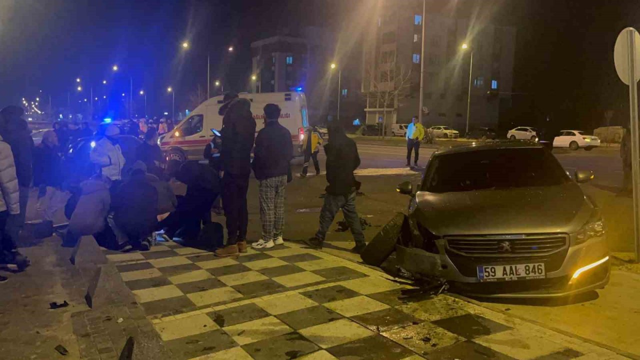 Tekirdağ’da iki otomobil çarpıştı: 4 yaralı