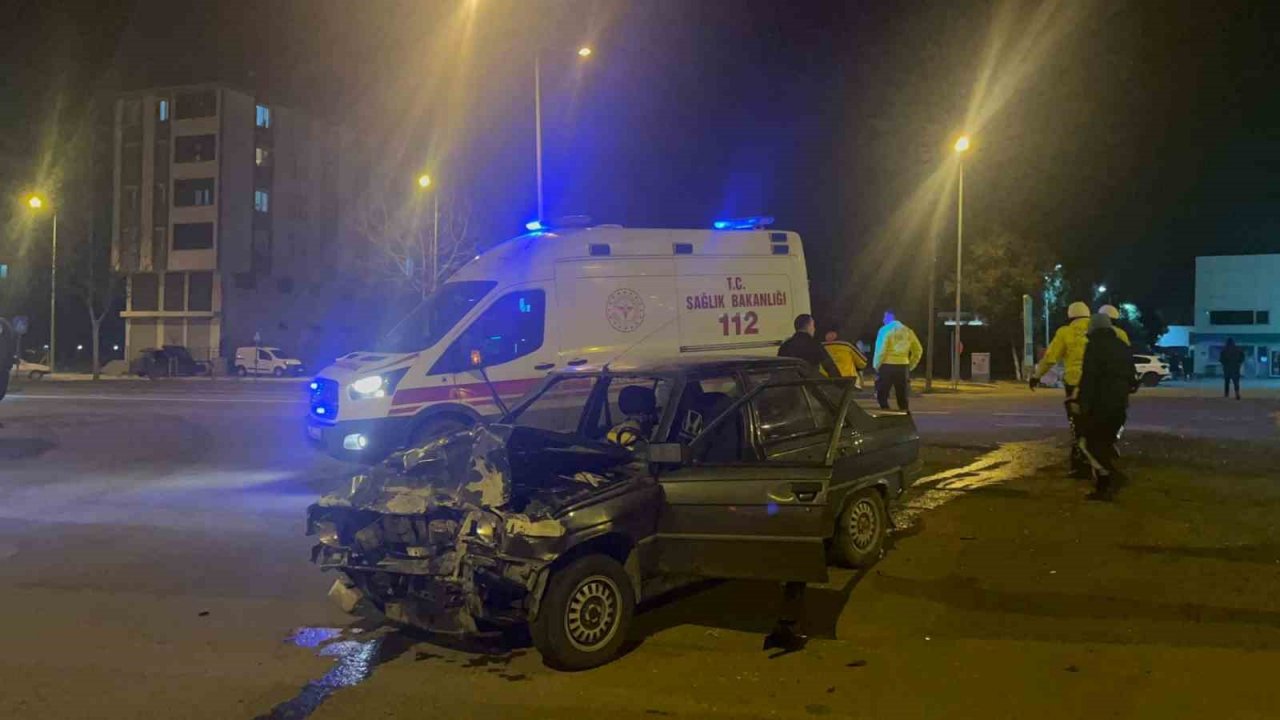 Tekirdağ’da iki otomobil çarpıştı: 4 yaralı