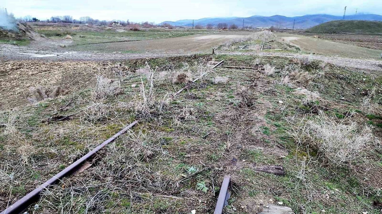 Çivril’in 35 yıllık tren özlemi Cumhurbaşkanlığına iletildi