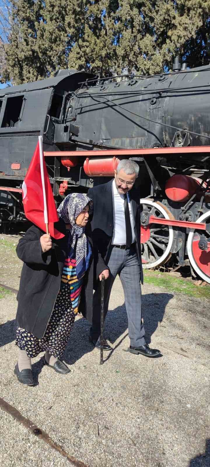 Çivril’in 35 yıllık tren özlemi Cumhurbaşkanlığına iletildi