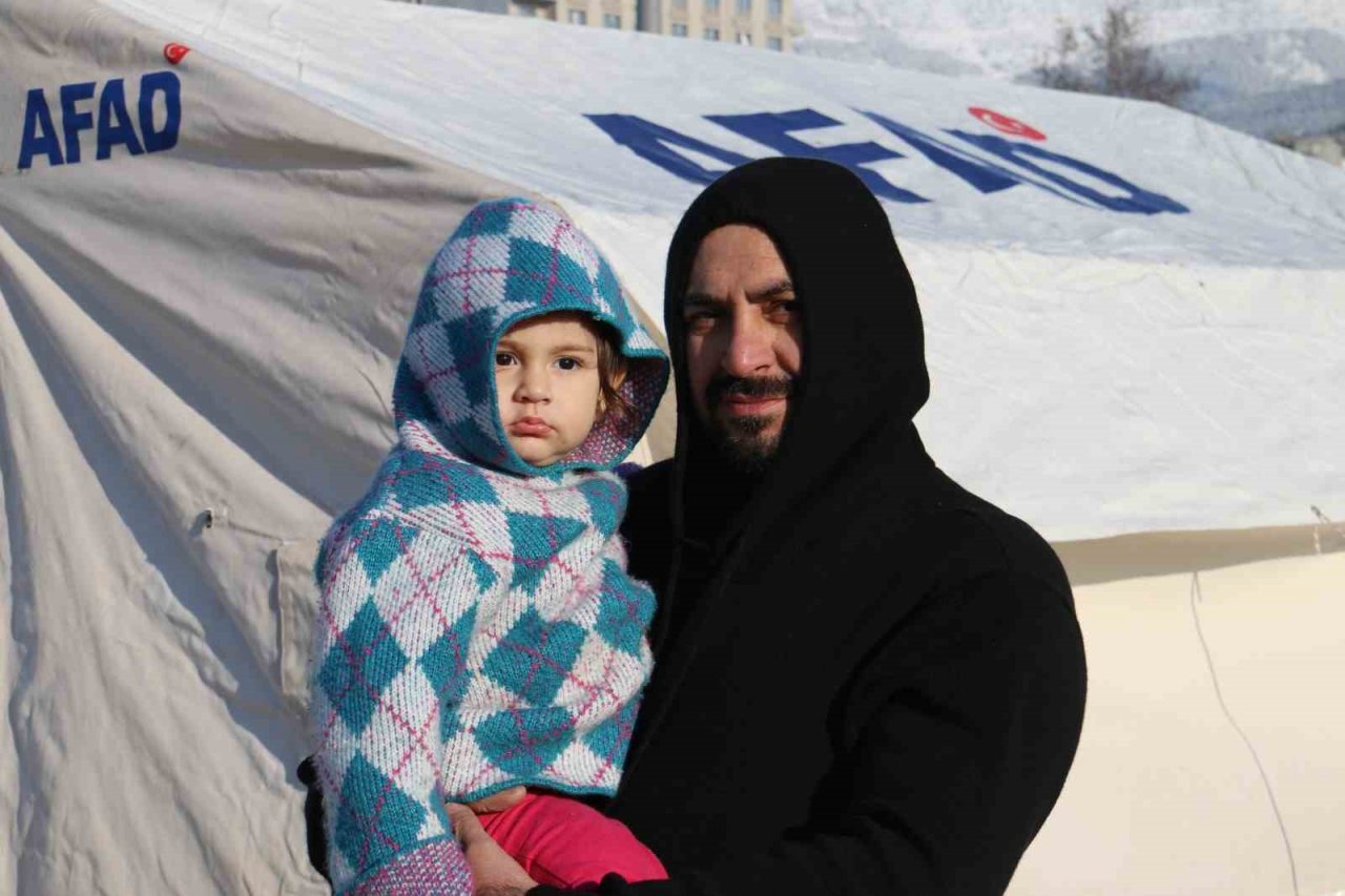 12 Şubat Stadyumu çadır kente dönüştürüldü