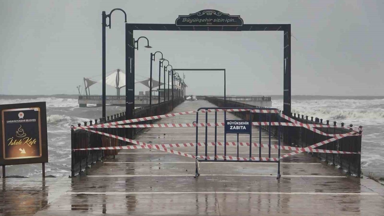 Karadeniz’de dev dalgalar