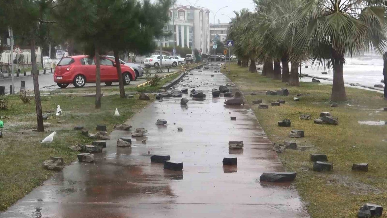 Karadeniz’de dev dalgalar