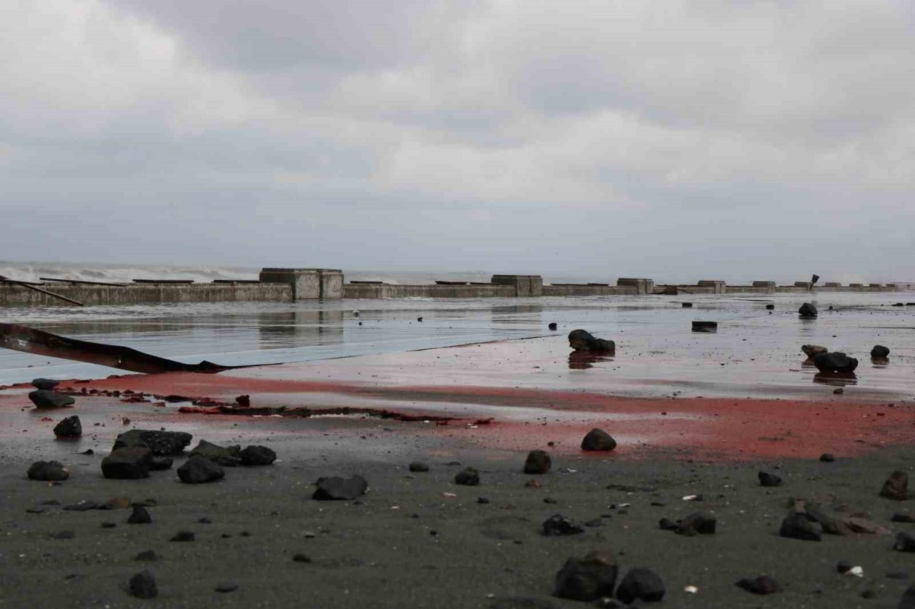 Karadeniz’de dev dalgalar