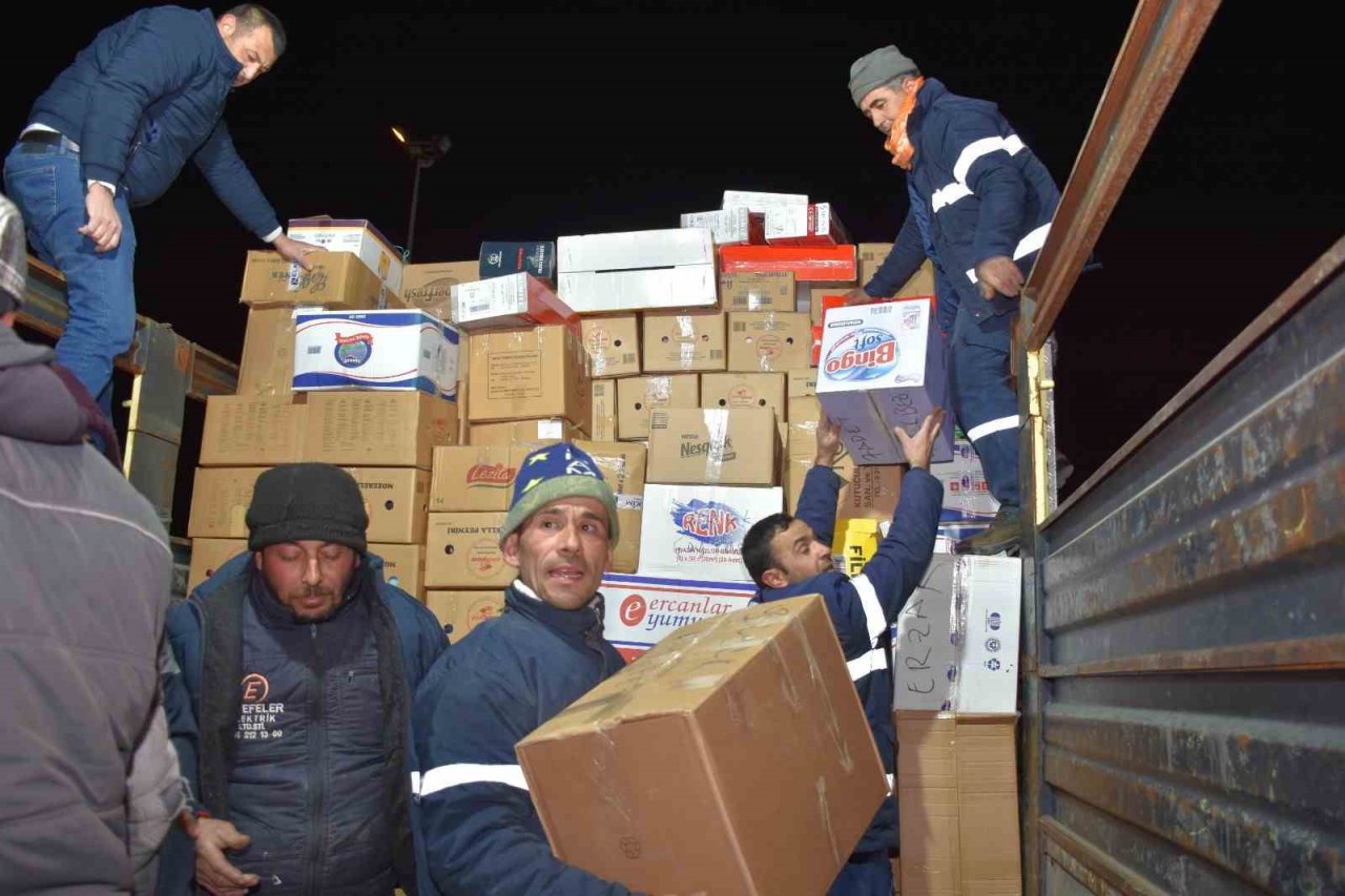 Germencik’ten ilk yardım tırı yola çıktı