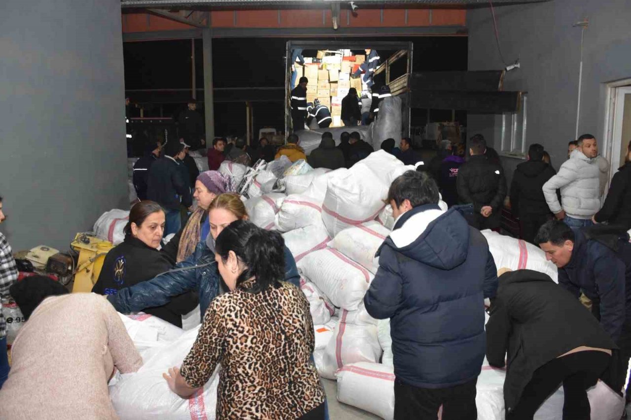 Germencik’ten ilk yardım tırı yola çıktı