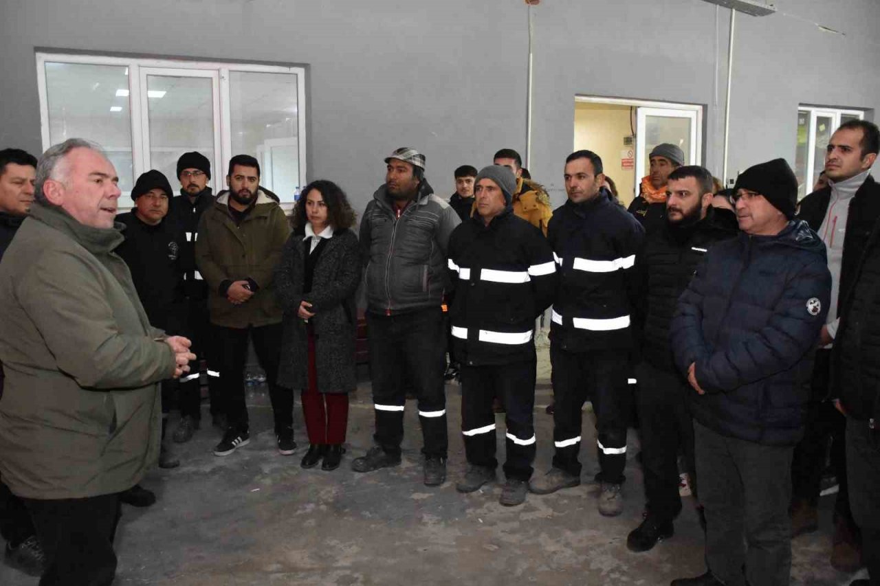 Germencik’ten ilk yardım tırı yola çıktı