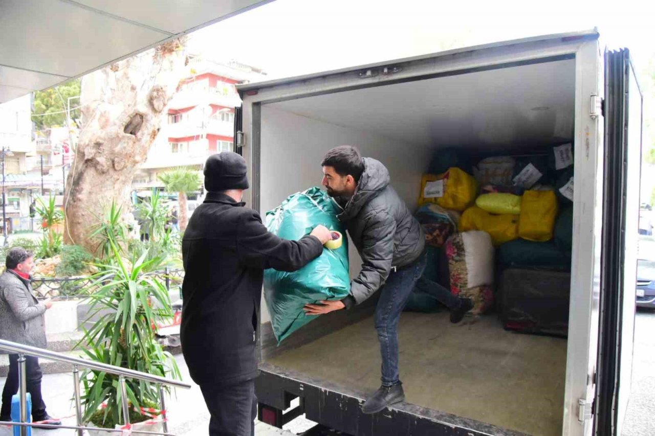 İncirliovalıların yardımları deprem bölgesine gönderildi
