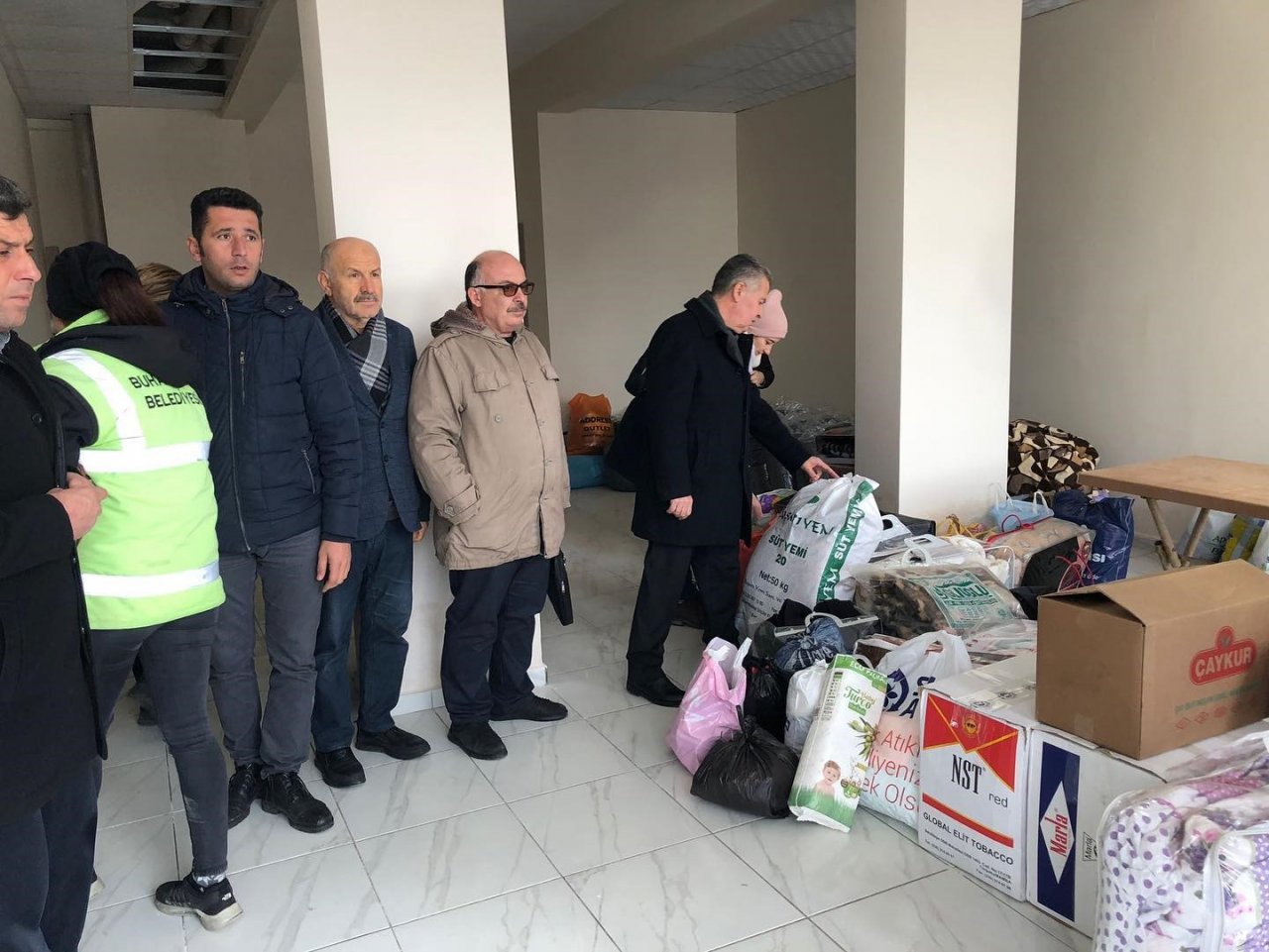 Buharkent depremzedeler için tek yürek oldu