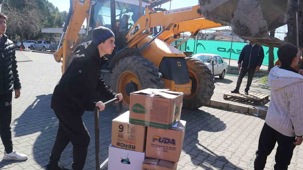 Ortaca’da yardımlar yola çıktı, oteller depremzedelere kapılarını açtı